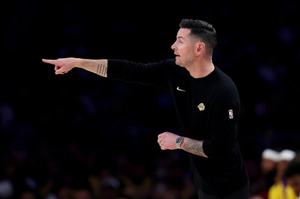 American News: Ayton sẽ cải thiện Lakers. Anh ấy và Redick có tiềm năng hài kịch