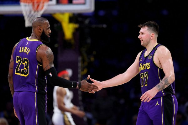 MacMahon: Ưu tiên hàng đầu của Lakers là làm mới Doncic thay vì chăm sóc cảm xúc của James